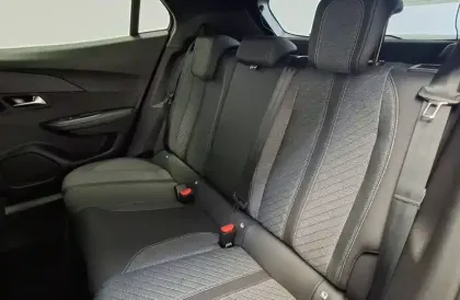 Photo 48 Peugeot 2008  Hybrid 145 e-DCS6