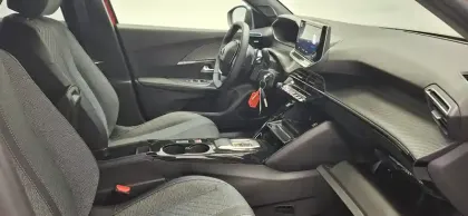 Photo 63 Peugeot 2008  Hybrid 145 e-DCS6