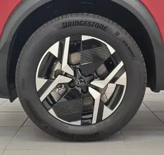 Photo 52 Peugeot 2008  Hybrid 145 e-DCS6