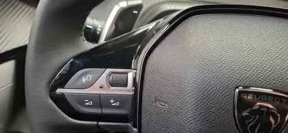 Photo 30 Peugeot 2008  Hybrid 145 e-DCS6