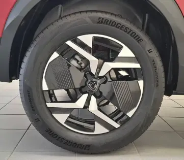 Photo 10 Peugeot 2008  Hybrid 145 e-DCS6