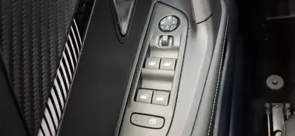 Photo 110 Peugeot 2008  Hybrid 145 e-DCS6