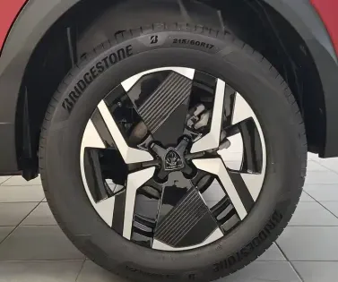 Photo 14 Peugeot 2008  Hybrid 145 e-DCS6