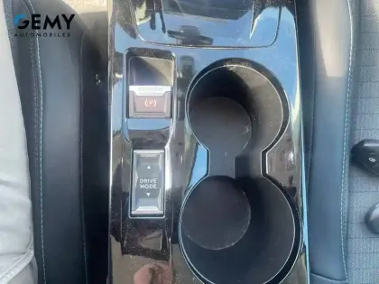 Photo 24 Peugeot 2008  Moteur électrique 136 ch