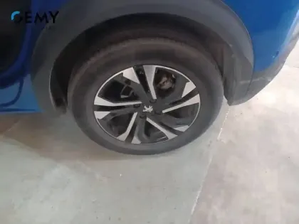 Photo 10 Peugeot 2008  PureTech 130 S&S EAT8