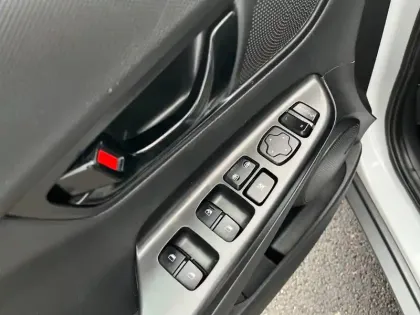 Photo 19 Hyundai Kona  1.6 GDi Hybrid