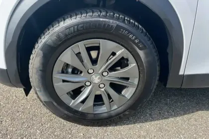 Photo 8 Peugeot 2008  PureTech 130 S&S EAT8