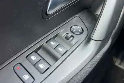 Photo 23 Peugeot 2008  PureTech 130 S&S EAT8