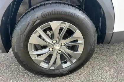 Photo 10 Peugeot 2008  PureTech 130 S&S EAT8