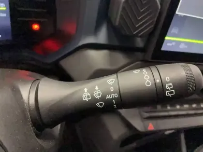 Photo 26 Dacia Duster  Hybrid 140