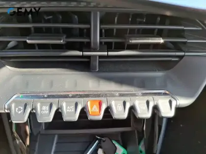 Photo 13 Peugeot 208  PureTech 75 S&S BVM5