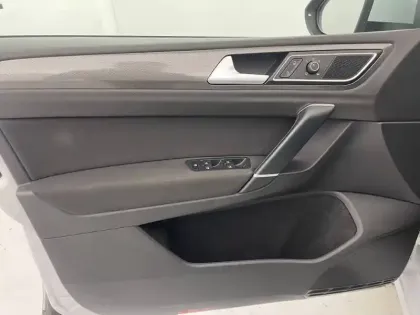 Photo 51 Volkswagen Golf Sportsvan Gén. I Ph2 Connect 5