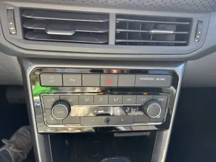 Photo 36 Volkswagen T-cross  1.0 TSI 110 Start/Stop DSG7