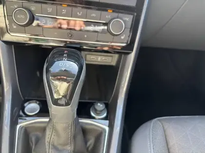 Photo 41 Volkswagen T-cross  1.0 TSI 110 Start/Stop DSG7