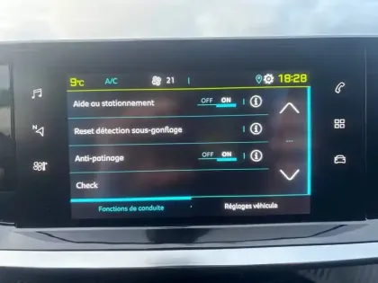 Photo 21 Peugeot 208  Electrique 50 kWh 136ch