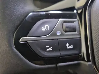 Photo 73 Peugeot 208  Electrique 50 kWh 136ch