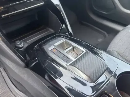 Photo 13 Peugeot 208  Electrique 50 kWh 136ch