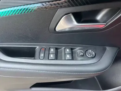 Photo 14 Peugeot 208  Electrique 50 kWh 136ch