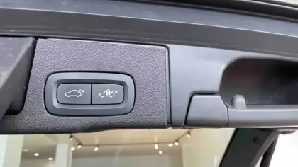 Photo 9 Volvo Xc60  T6 Recharge AWD 253 ch + 145 ch Geartronic 8