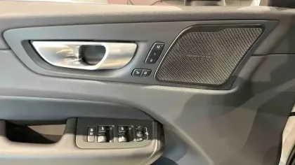 Photo 23 Volvo Xc60  T6 Recharge AWD 253 ch + 145 ch Geartronic 8