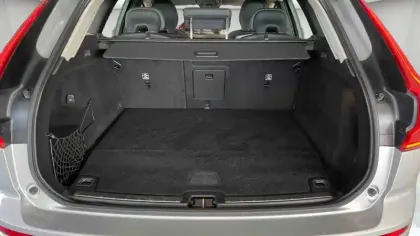 Photo 8 Volvo Xc60  T6 Recharge AWD 253 ch + 145 ch Geartronic 8