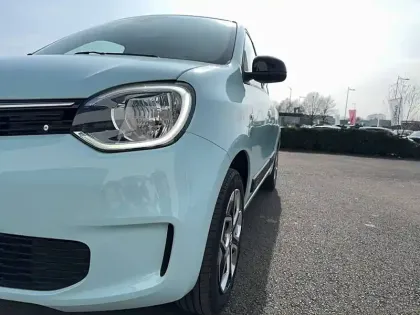 Photo 20 Renault Twingo  III E-Tech