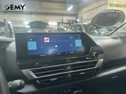 Photo 15 Citroën C4 e- 136 ch Automatique