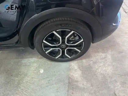 Photo 10 Citroën C4 e- 136 ch Automatique