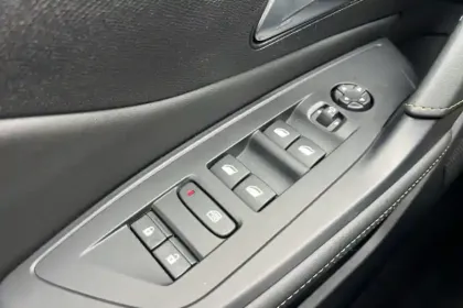 Photo 26 Peugeot 308  BlueHDi 130ch S&S EAT8