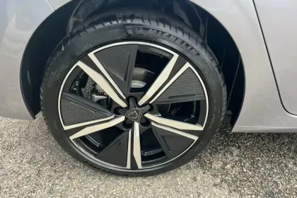 Photo 10 Peugeot 308  BlueHDi 130ch S&S EAT8