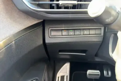 Photo 90 Peugeot 3008  Hybrid4 300 e-EAT8
