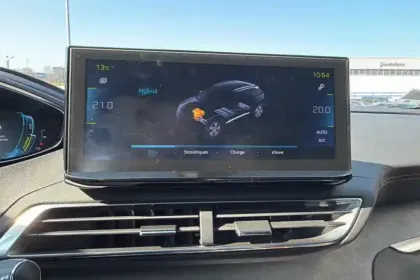 Photo 91 Peugeot 3008  Hybrid4 300 e-EAT8