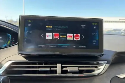Photo 92 Peugeot 3008  Hybrid4 300 e-EAT8