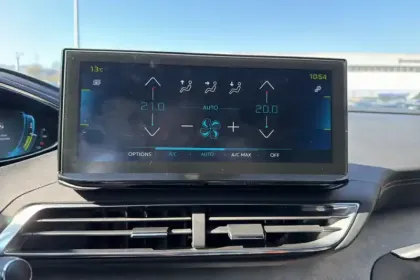 Photo 93 Peugeot 3008  Hybrid4 300 e-EAT8