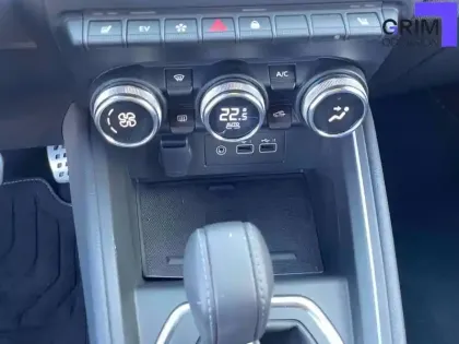 Photo 8 Renault Clio  E-Tech full hybrid 145