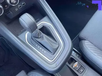 Photo 9 Renault Clio  E-Tech full hybrid 145