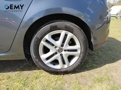 Photo 32 Renault Megane Mégane IV Berline Blue dCi 115 EDC