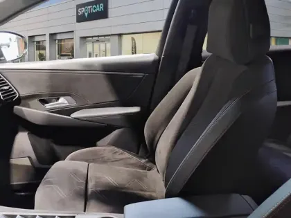 Photo 8 DS DS 7 DS7 Crossback Hybride E-Tense 300 EAT8 4x4 Performance Line+