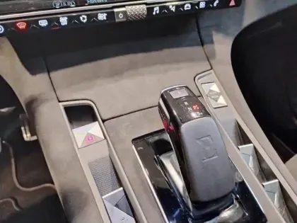 Photo 23 DS DS 7 DS7 Crossback Hybride E-Tense 300 EAT8 4x4 Performance Line+