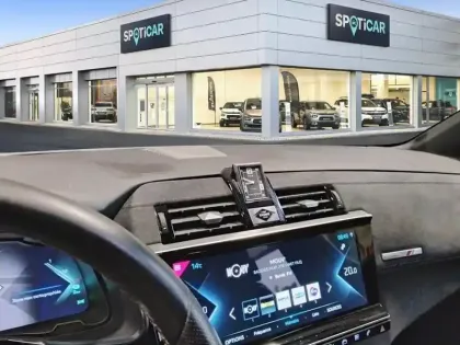 Photo 9 DS DS 7 DS7 Crossback Hybride E-Tense 300 EAT8 4x4 Performance Line+