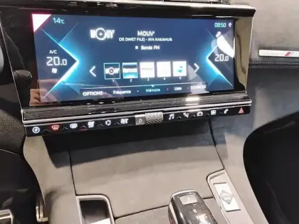 Photo 12 DS DS 7 DS7 Crossback Hybride E-Tense 300 EAT8 4x4 Performance Line+