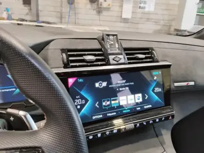 Photo 10 DS DS 7 DS7 Crossback Hybride E-Tense 300 EAT8 4x4 Performance Line+