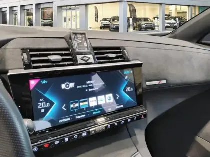 Photo 21 DS DS 7 DS7 Crossback Hybride E-Tense 300 EAT8 4x4 Performance Line+