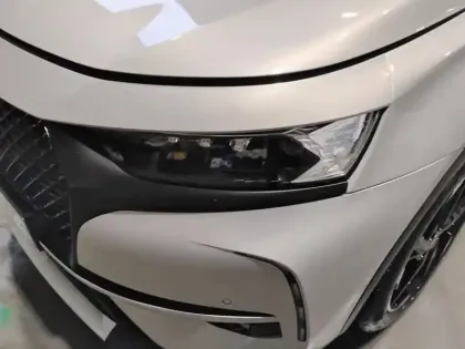 Photo 13 DS DS 7 DS7 Crossback Hybride E-Tense 300 EAT8 4x4 Performance Line+