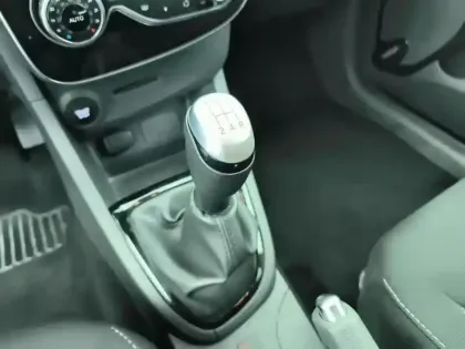 Photo 23 Renault Clio Gén. IV (B98) Ph2 Intens 5