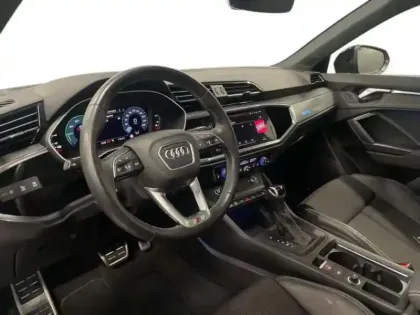 Photo 8 Audi Q3 45 TFSIe 245 ch S tronic 6 S line