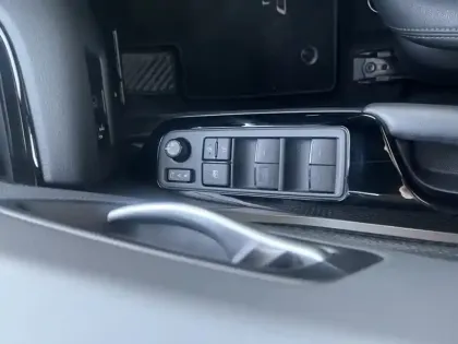 Photo 17 Toyota C-HR 1.8 Hybride 122 Edition