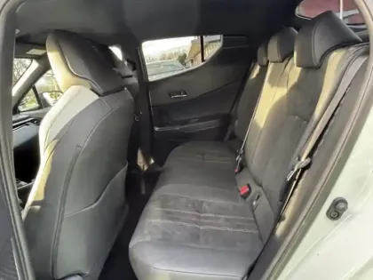 Photo 19 Toyota C-HR 1.8 Hybride 122 GR Sport