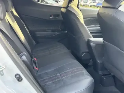 Photo 8 Toyota C-HR 1.8 Hybride 122 GR Sport