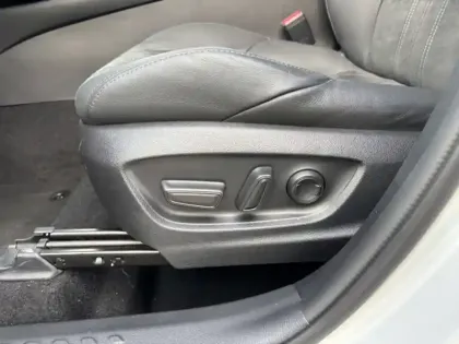 Photo 21 Toyota C-HR 1.8 Hybride 122 GR Sport